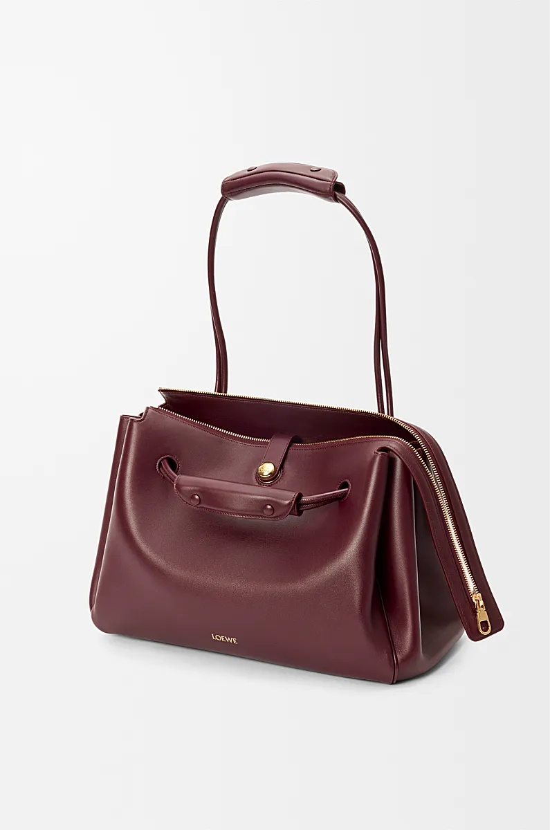 Loewe Lettering Shoulder Bag In Red
