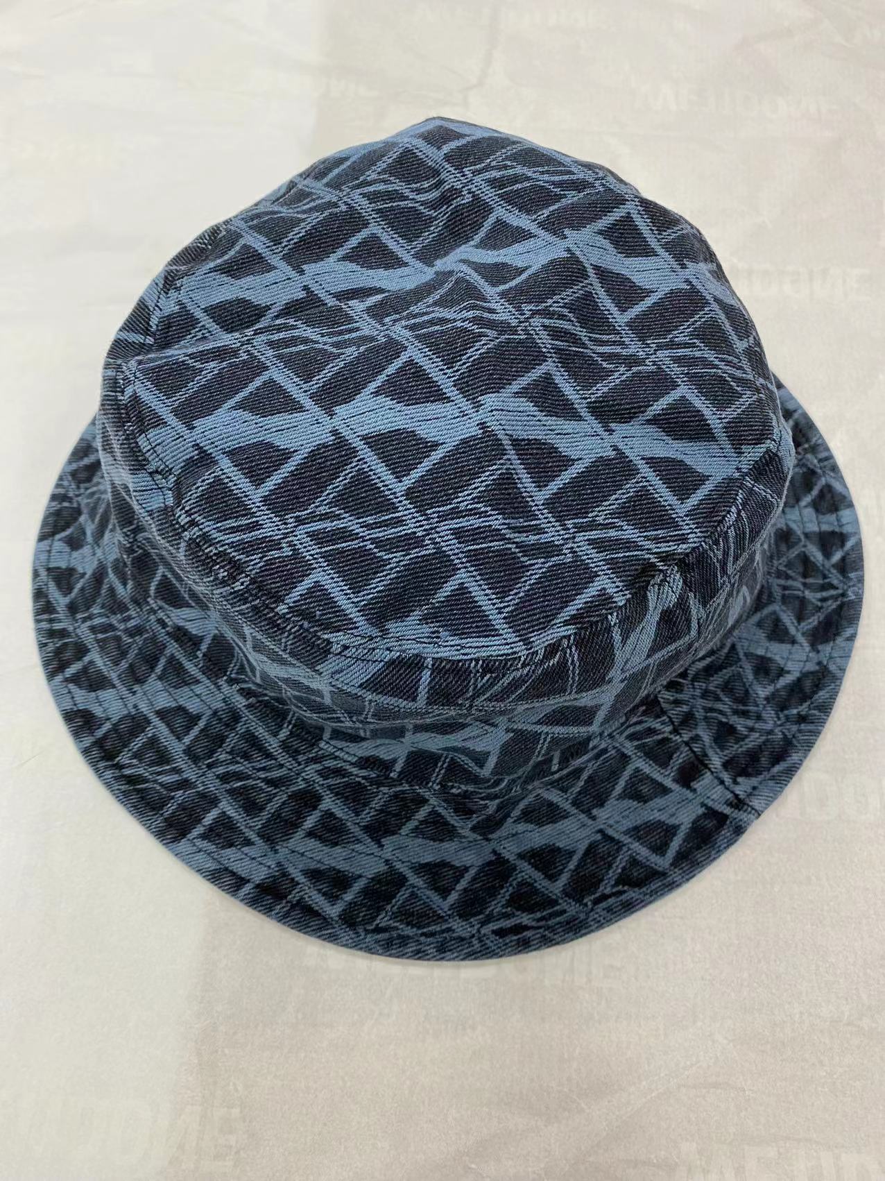WE11 DONE ALL-OVER PRINT BUCKET HAT