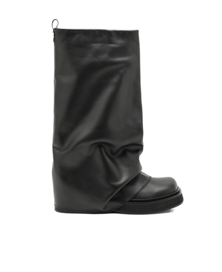 Attico Stylish Combat Boots With Square Toe Design In Black