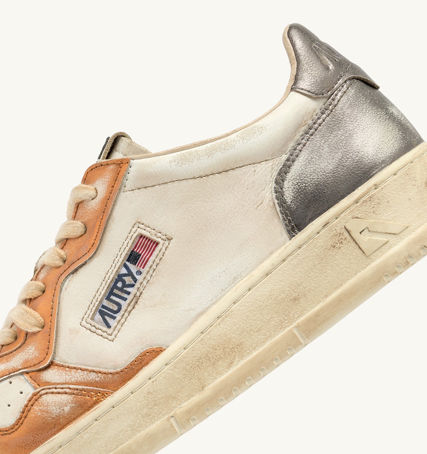Autry Low-top Trainers In Nude