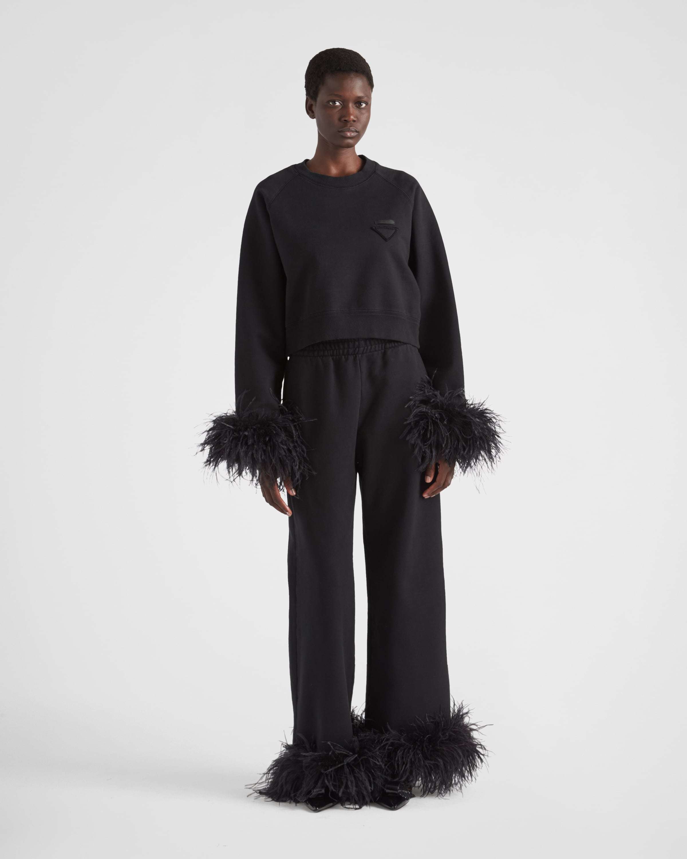 Prada Sweatshirt Mit Rundhalsausschnitt Und Federbesatz In Black