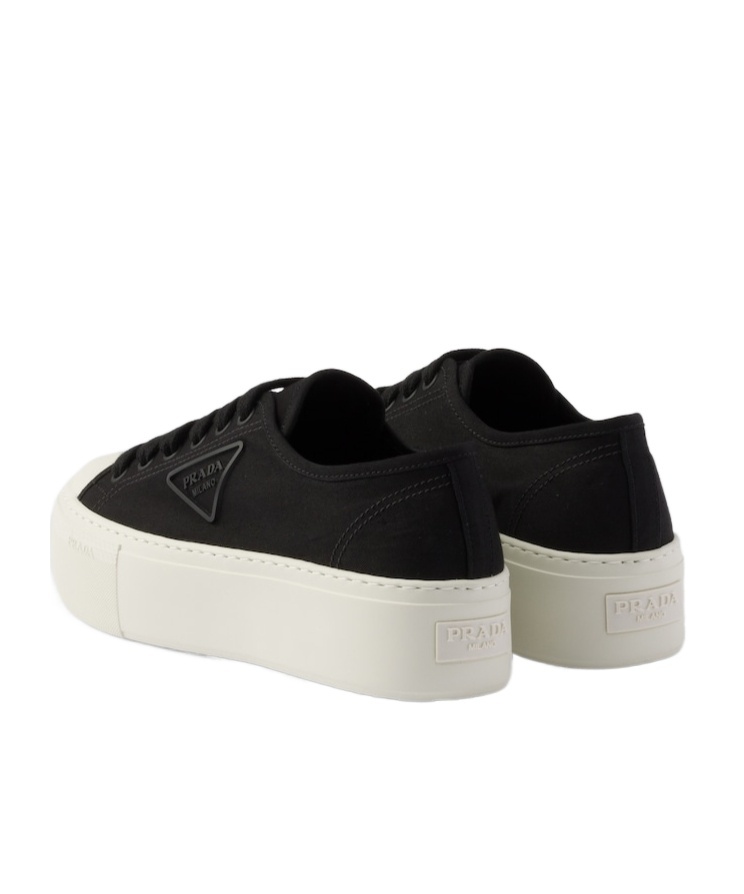 Prada Sneaker Aus Baumwoll-gabardine In Black