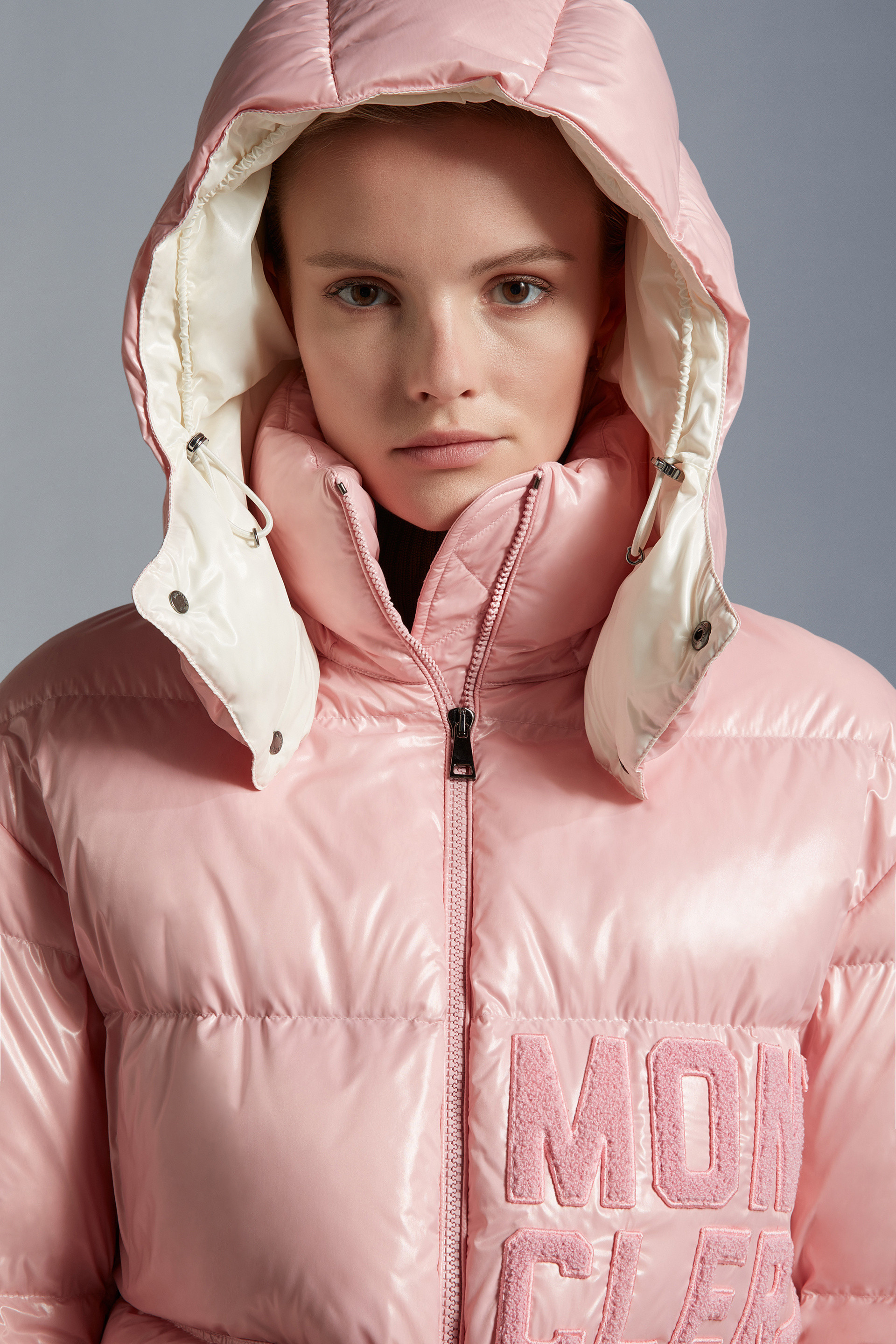 Moncler Abbaye Short Down Jacket In Pink