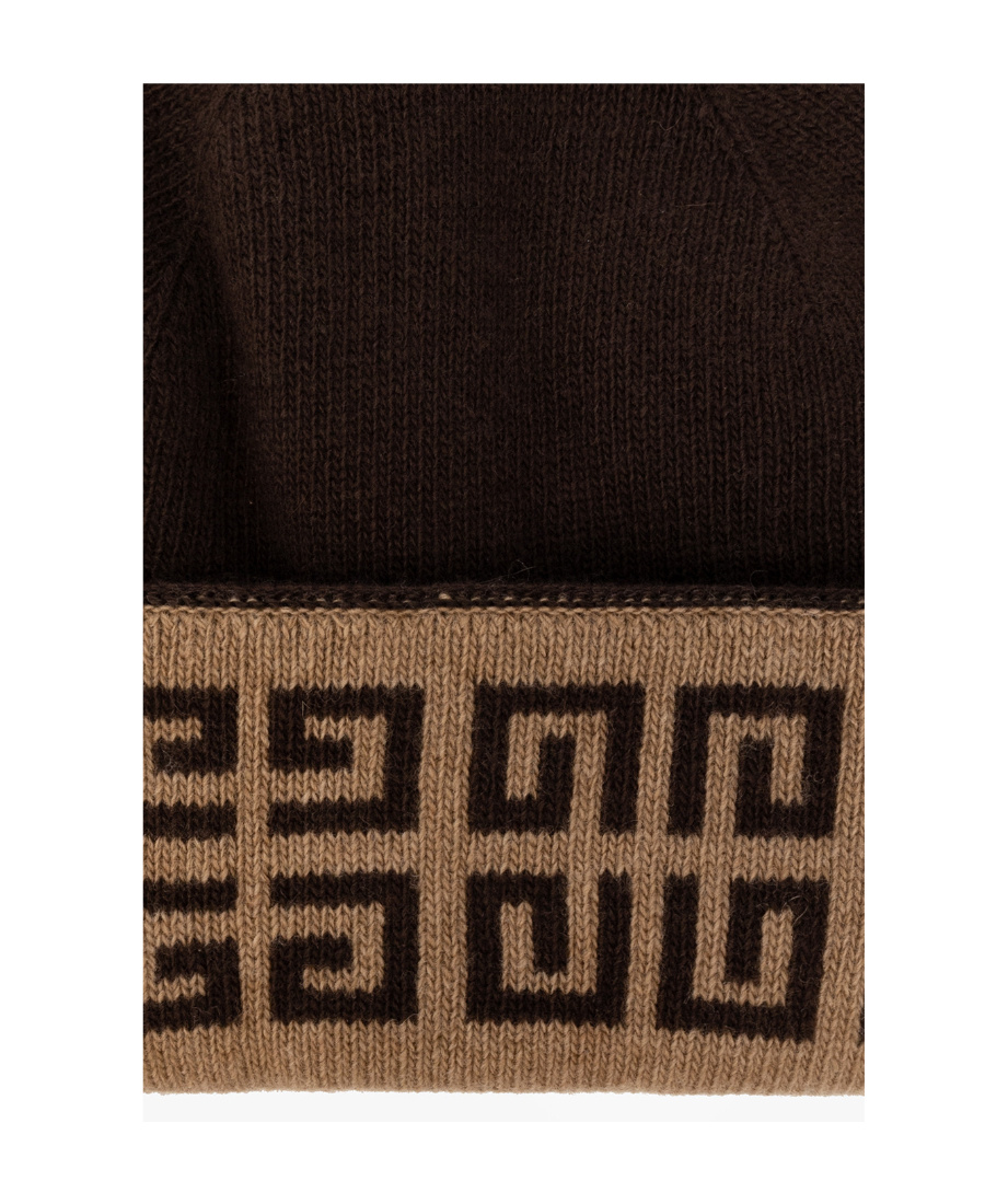 Givenchy The Logo Has A Double-sided Pee Cap. In Black