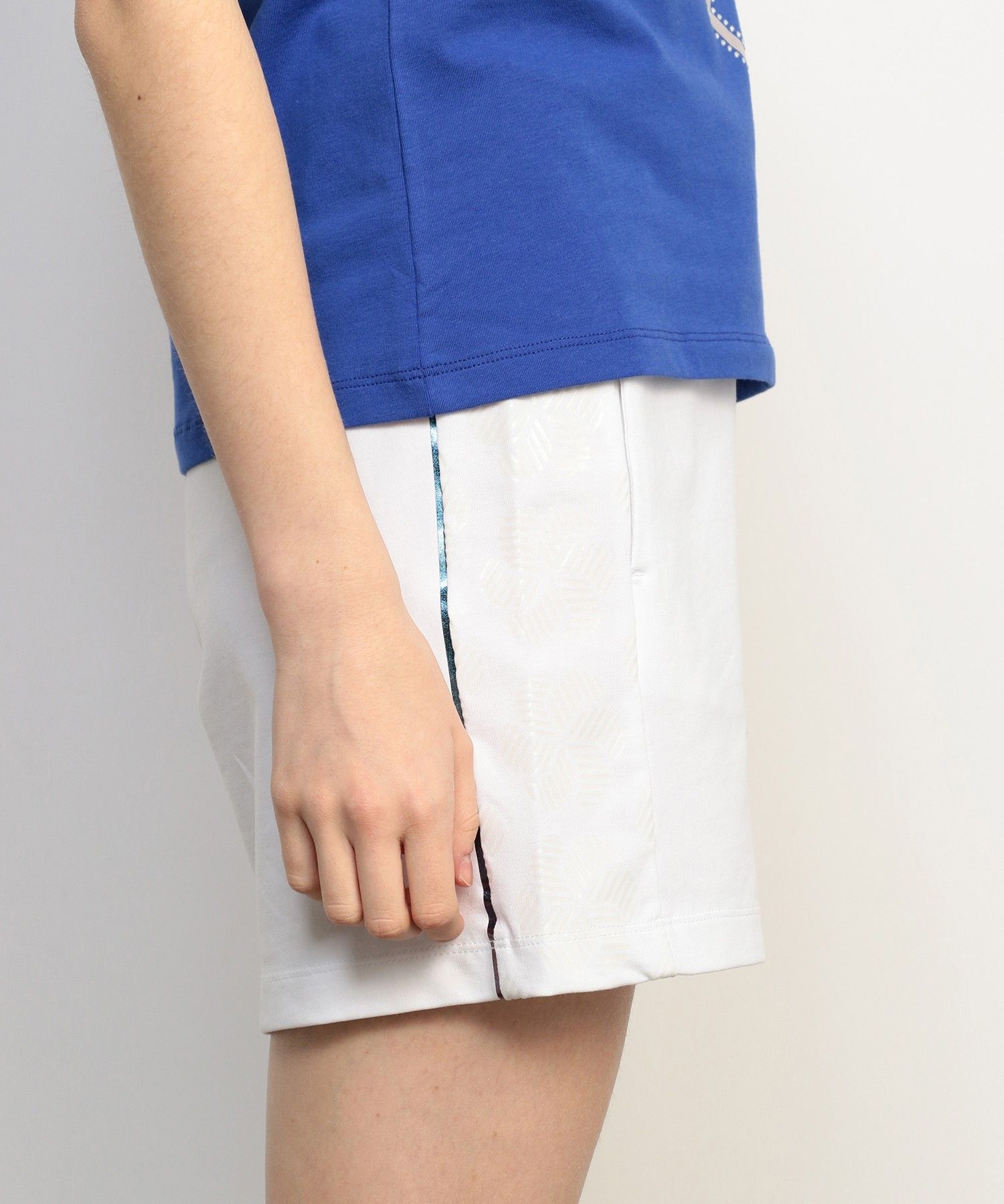 EA7 LOGO PRINTED SPORTS SHORTS 