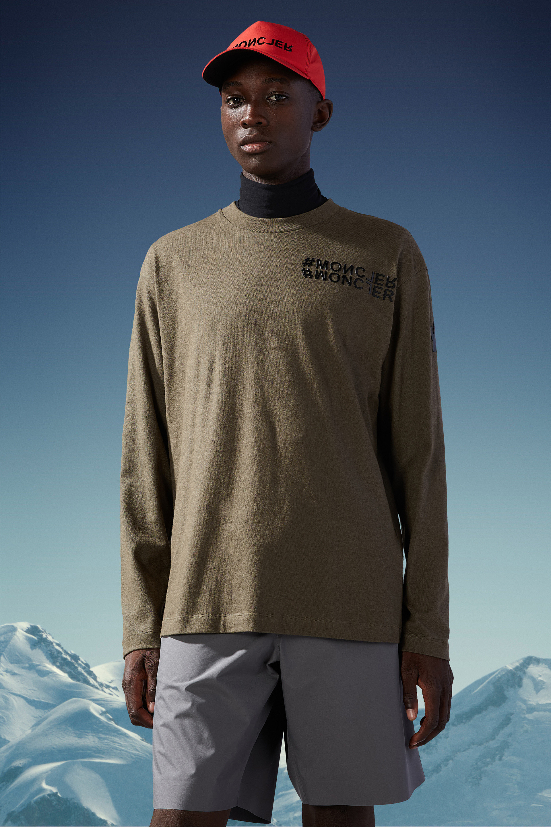 Moncler Long Sleeved T-shirt In Green