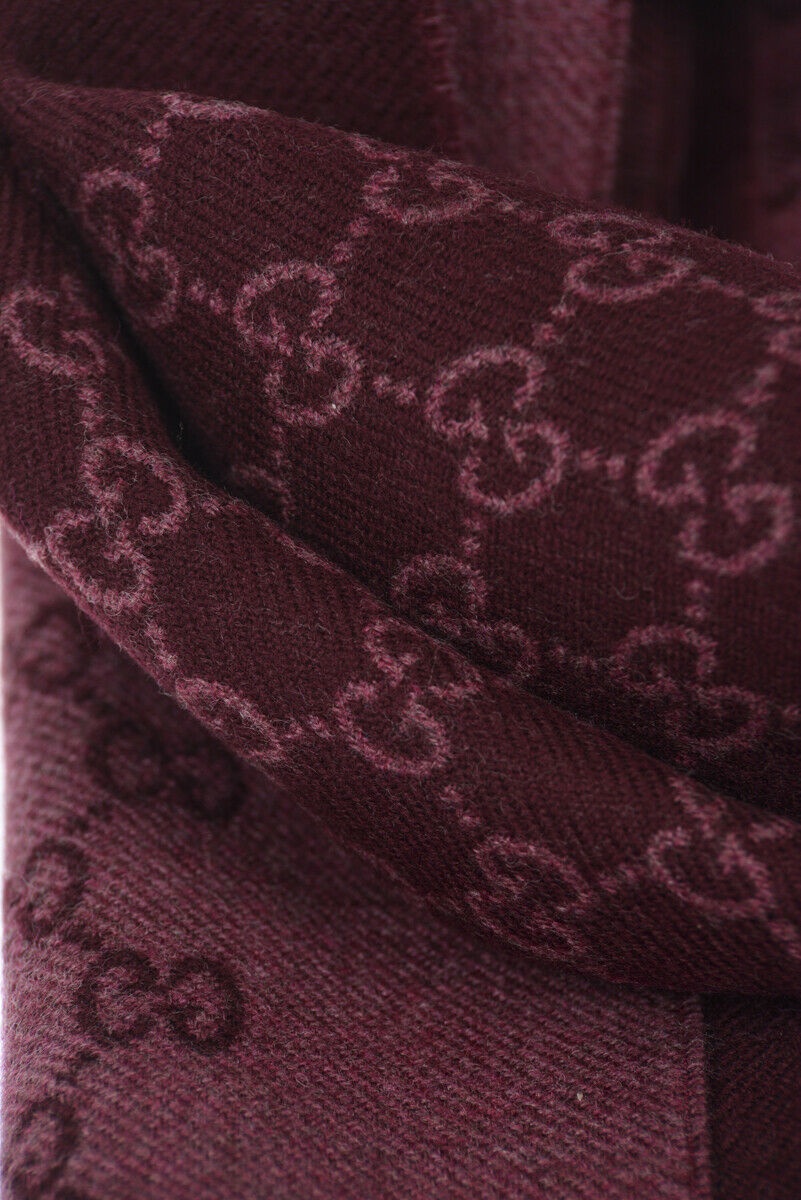 Gucci Logo Jacquard Scarf In Red