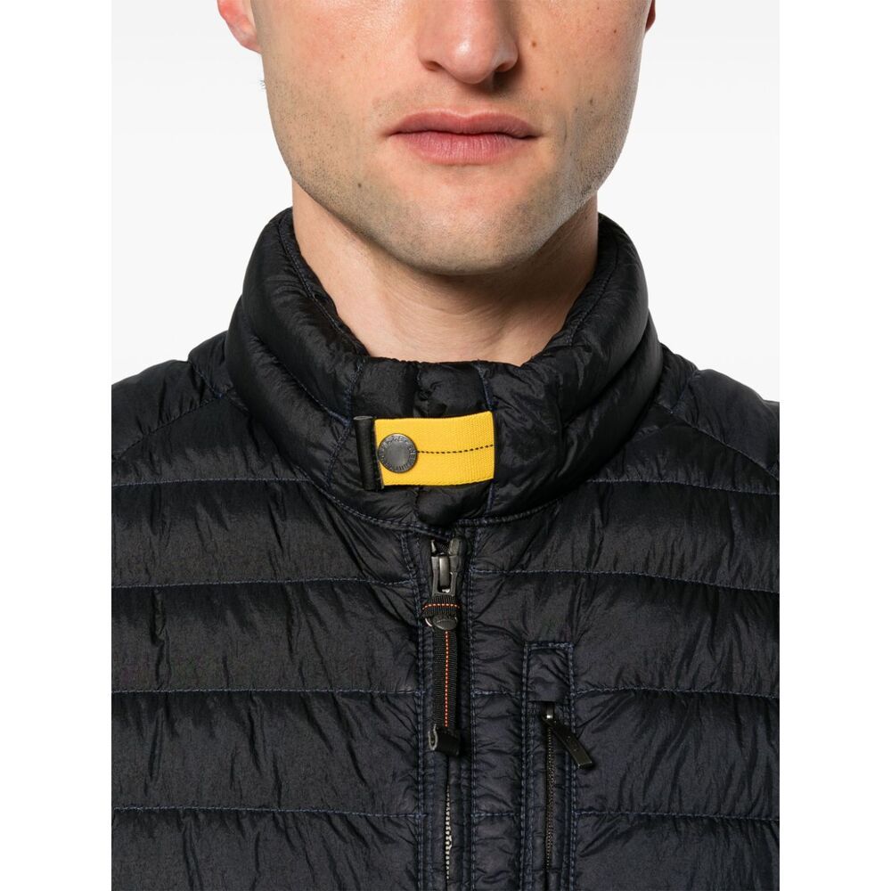 Parajumpers Outerwears In Black