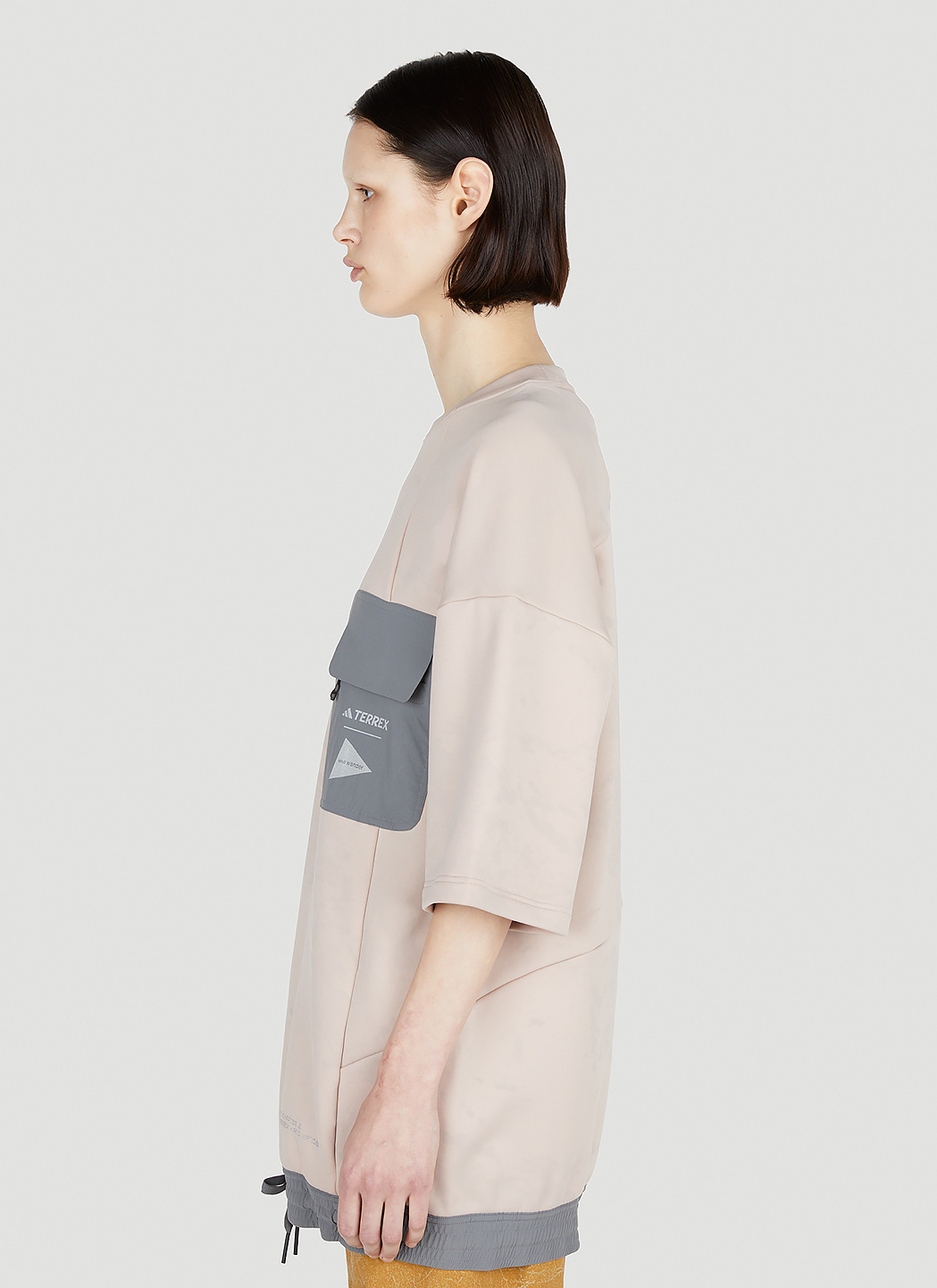 Adidas Originals Item O-neck Short-sleeved T-shirt In Nude