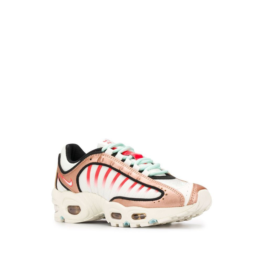 Nike Air Max Tailwind Iv Sneakers In White