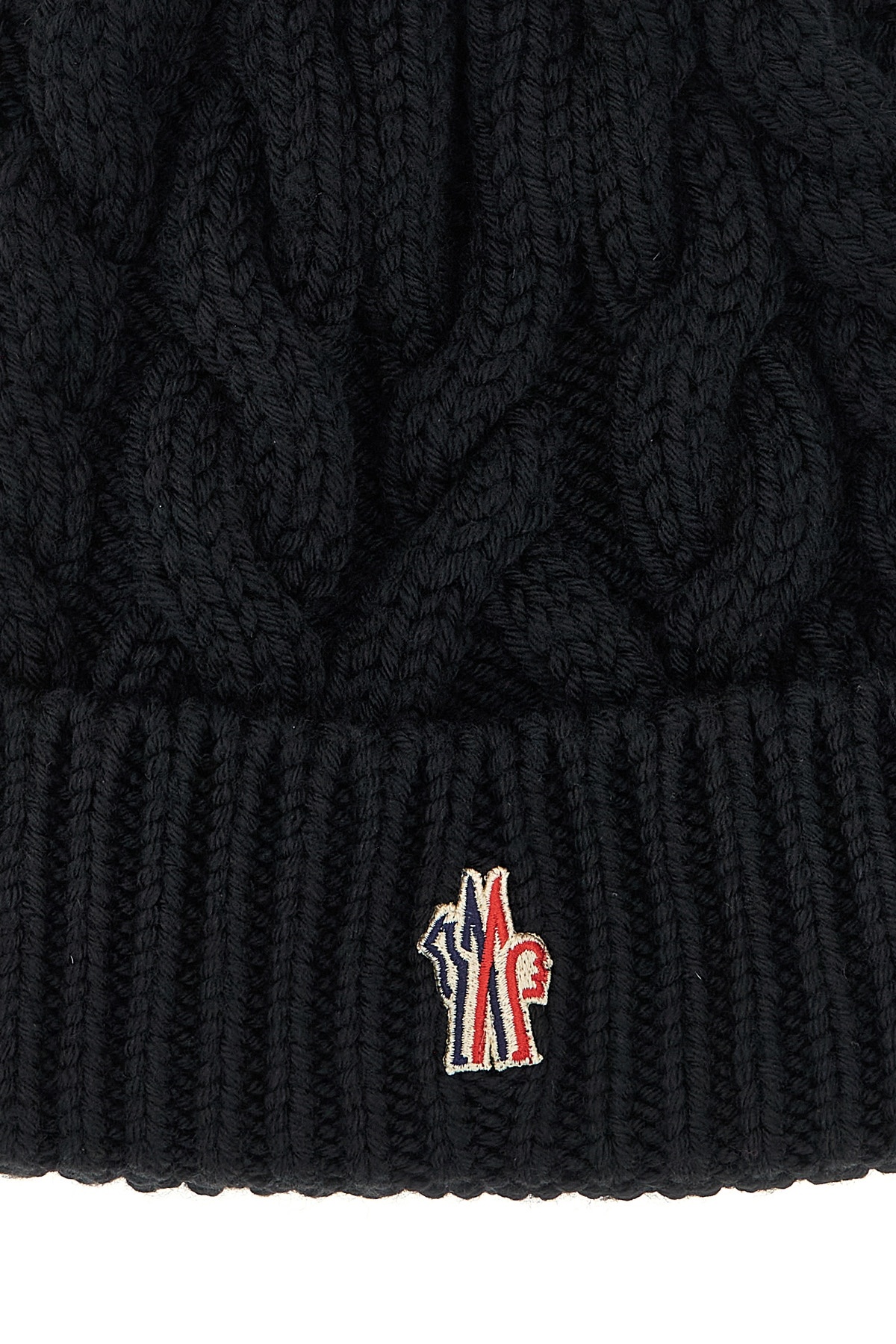 Moncler Grenoble Logo Patch Knitted Beanie In Black