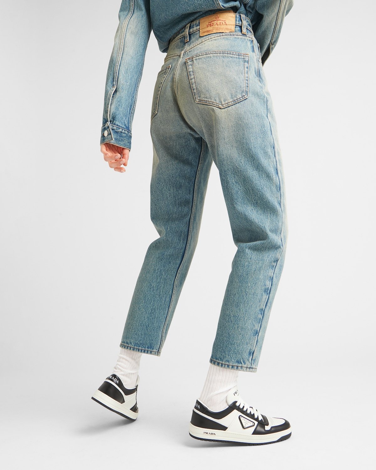 Prada Downtown Sneaker Aus Perforiertem Leder In White
