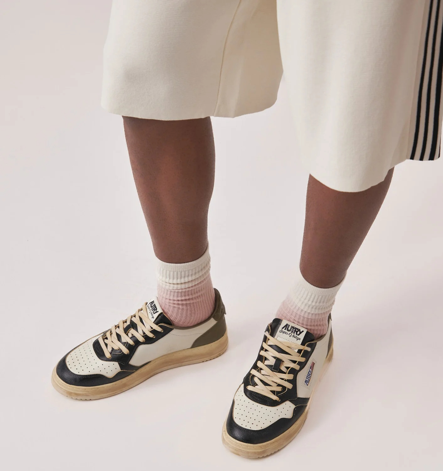 Autry Leather Medalist Low Super Vintage Sneakers
