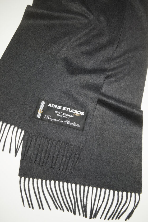 Acne Studios Logo-patch Fringed Cashmere Scarf In Black