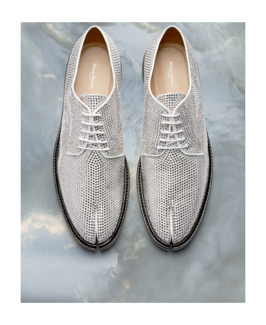 Maison Margiela Lace-up Shoes With Embellished Design And Textured Finish In White