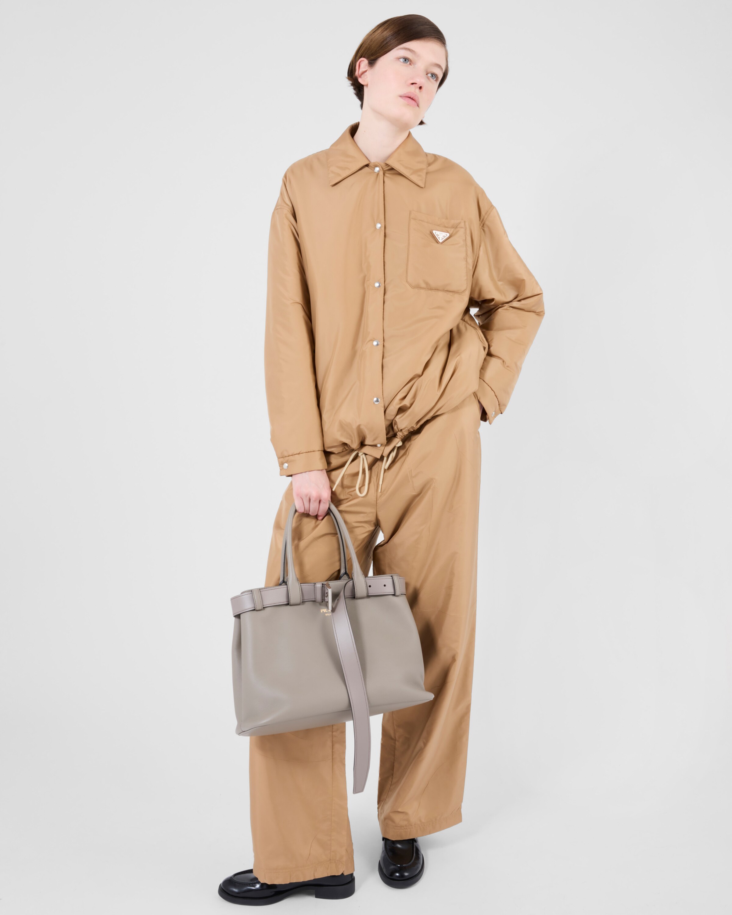 Prada Hose Aus Leichtem Re-nylon In Brown