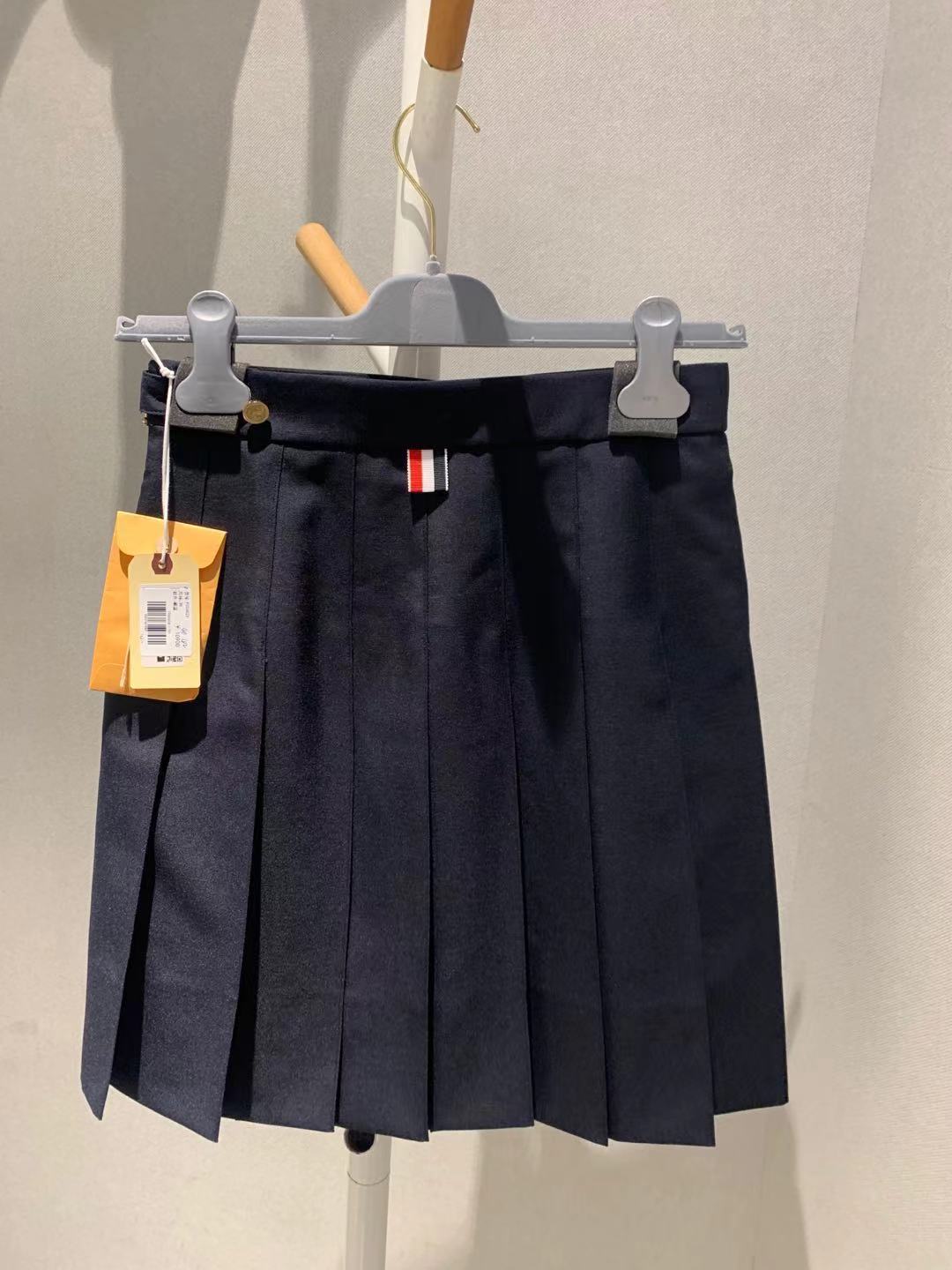 Thom Browne Asymmetric Design Mini Wool Skirt In Black