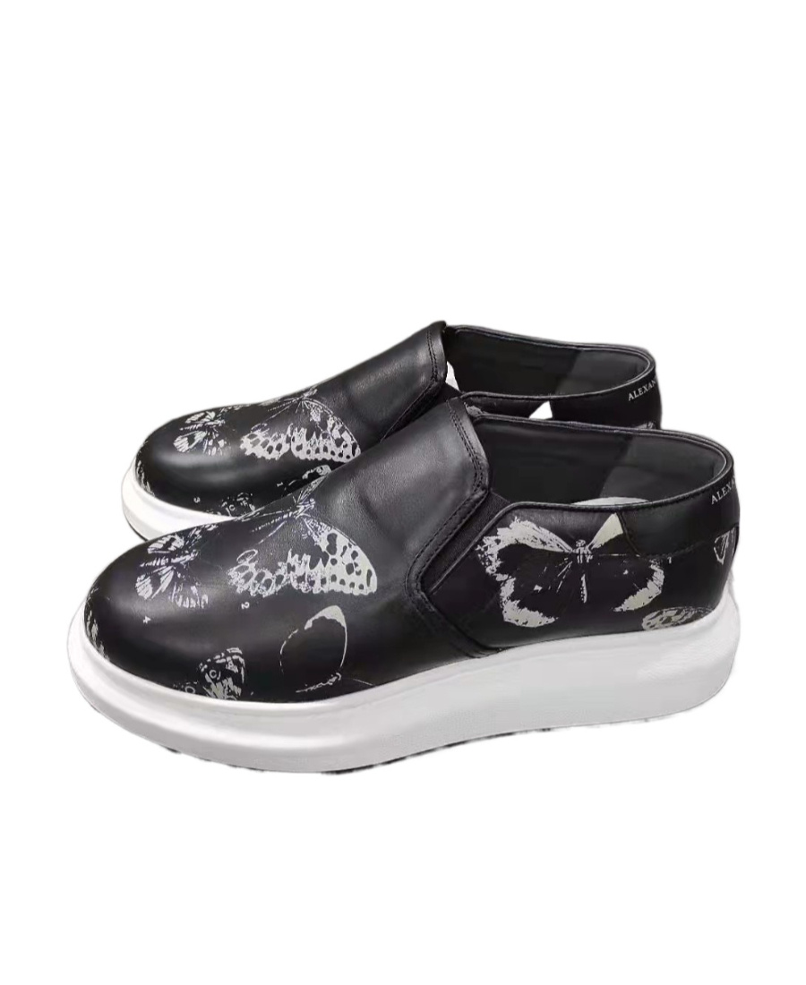 Alexander Mcqueen Butterfly Printed Sneakers In Black