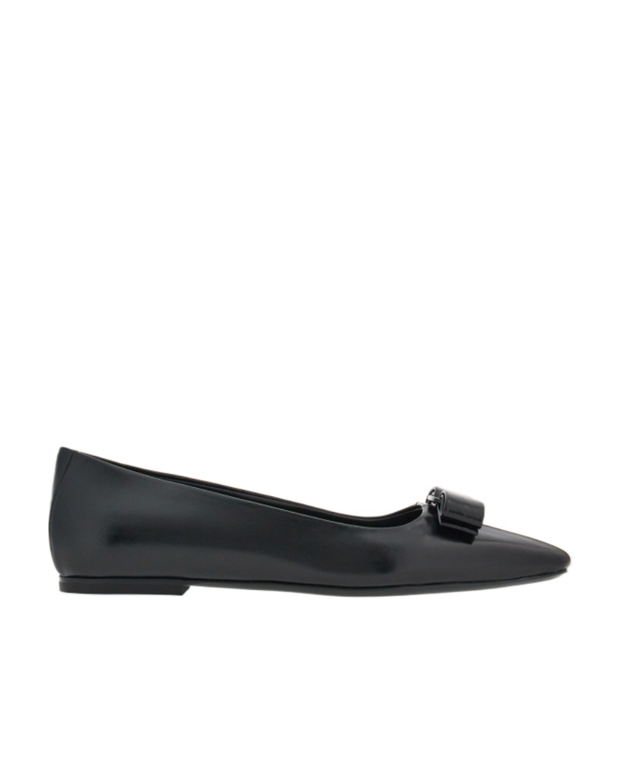 Ferragamo Black Leather Siwar Ballerina Flats In Black