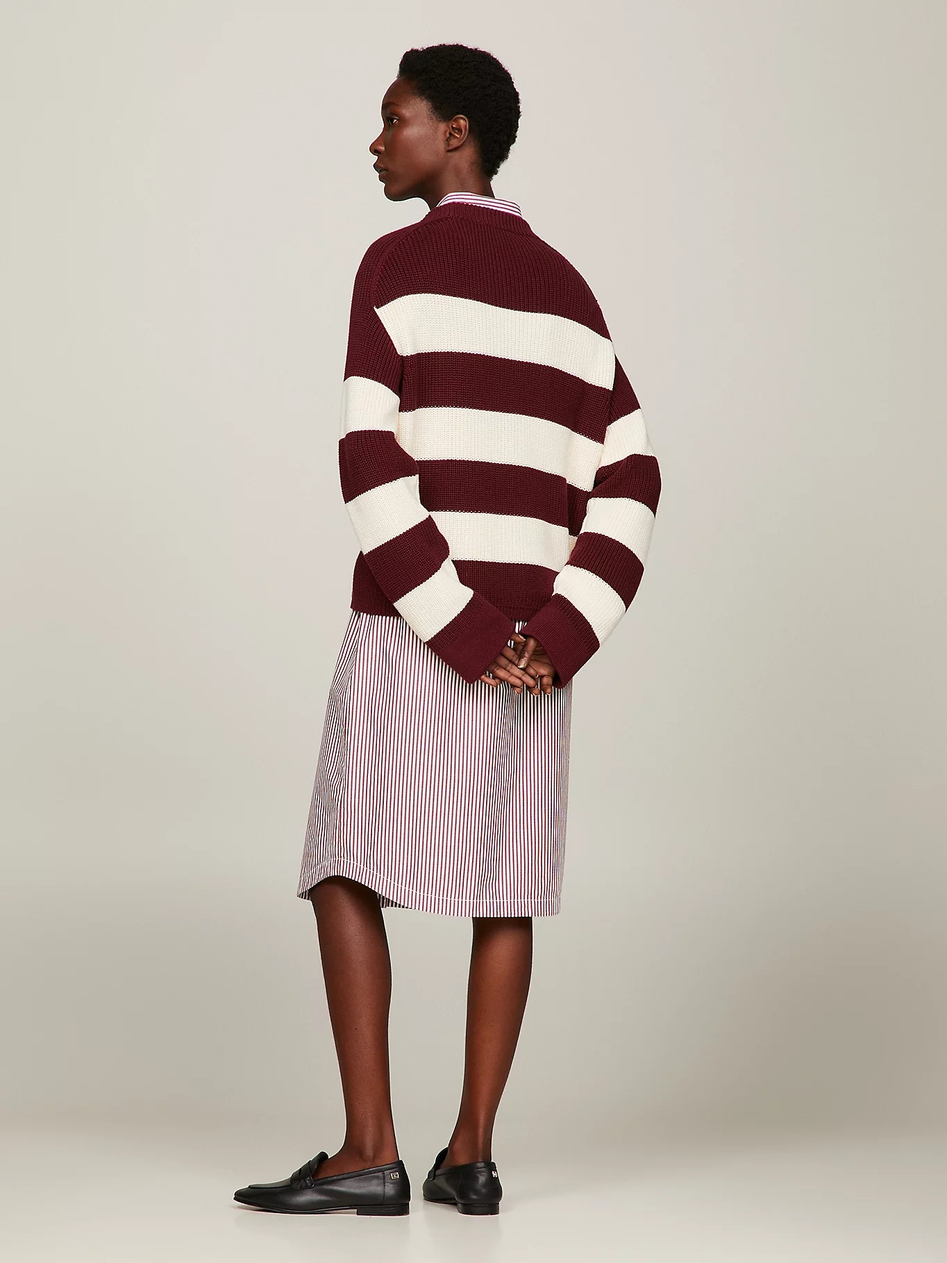 Tommy Hilfiger Round Neck Knitted Sweater In Brown