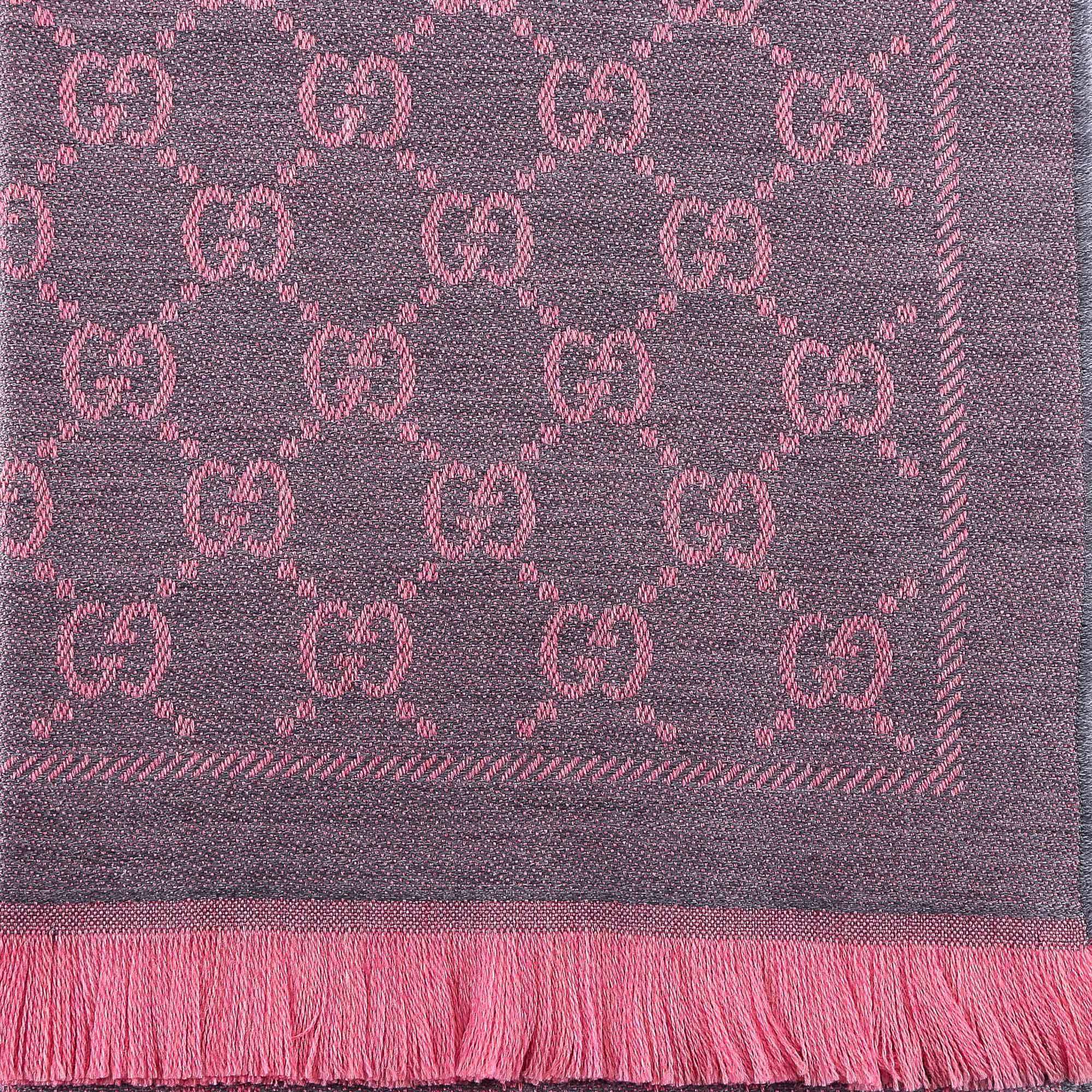 Shop Gucci Gg Wool Scarf In Multicolor