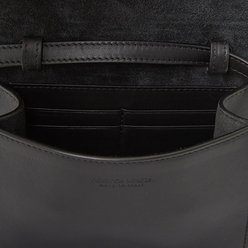 Bottega Veneta Mini Cassette Knitted Shoulder Bag In Black