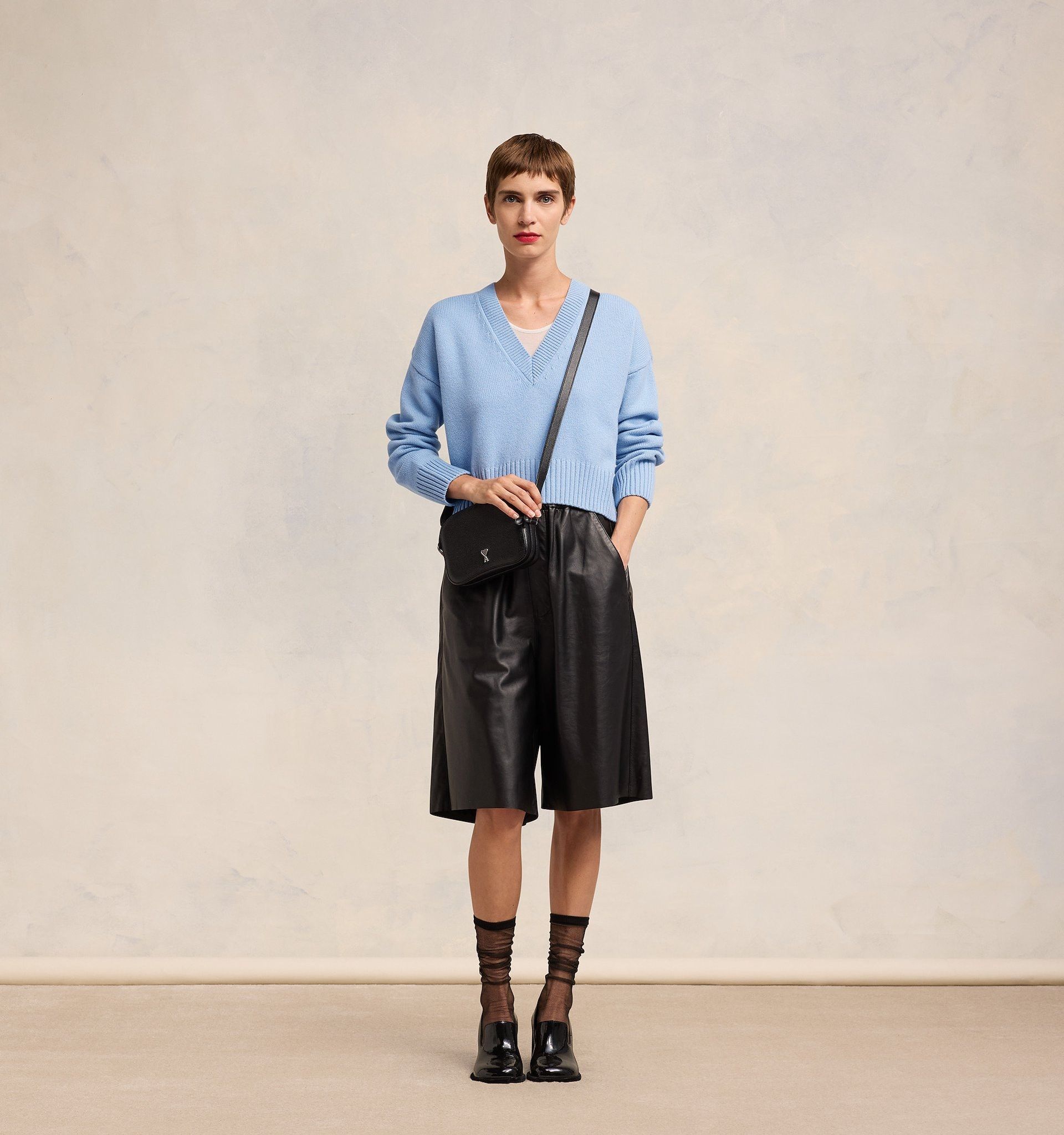 Ami Alexandre Mattiussi V-neck Wool Cashmere Sweater In Blue