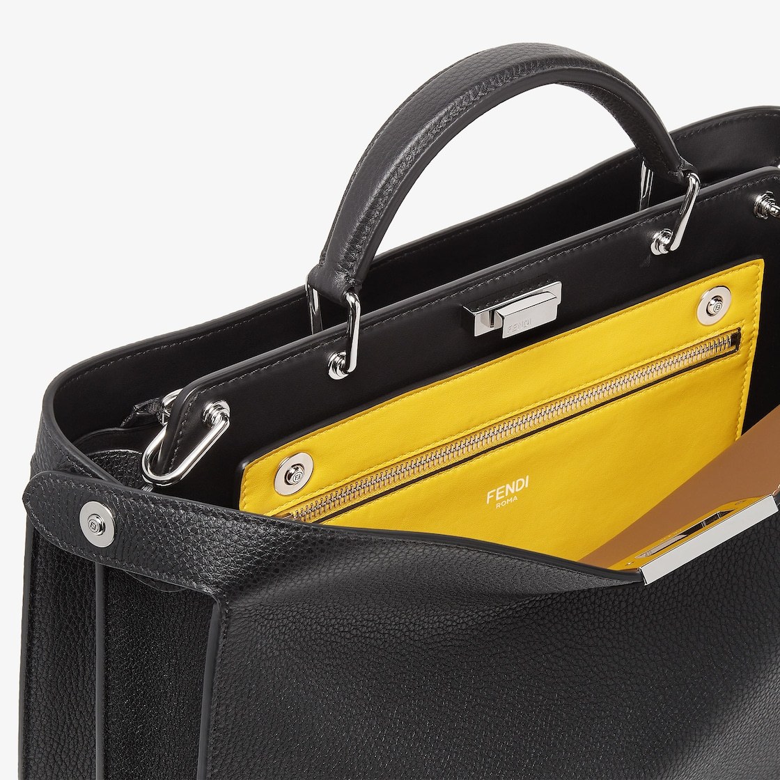 Fendi Peekaboo Top Handle Bag In Black