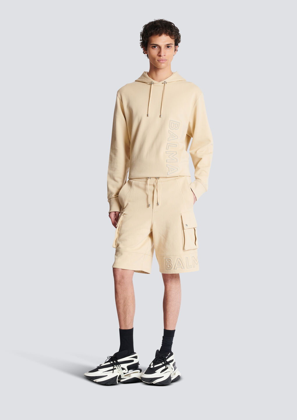 BALMAIN CARGO SHORTS WITH REFLECTIVE BALMAIN LOGO 