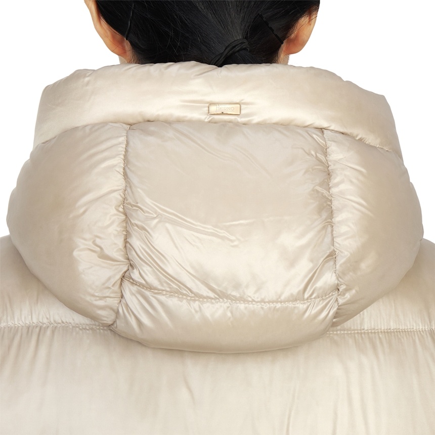 Herno Long-sleeved Hooded Down Jacket In Nude