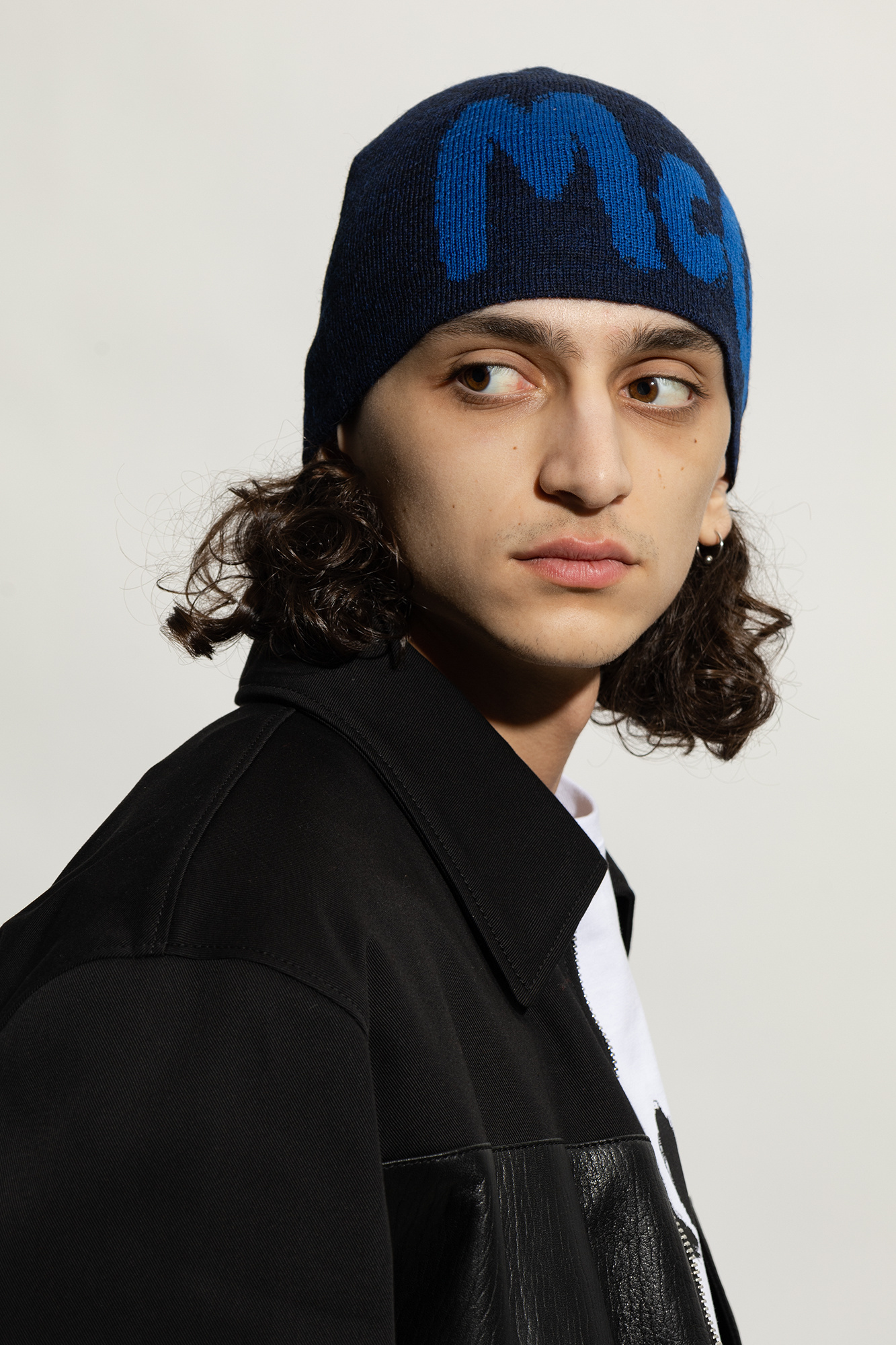 Alexander Mcqueen Logo Embroidered Knit Beanie In Black