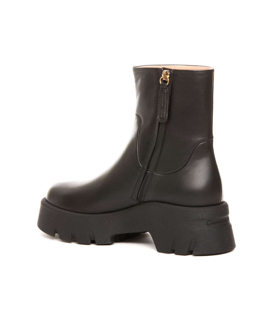Gianvito Rossi Woman Ankle Boots Black Size 6 Calfskin In Black