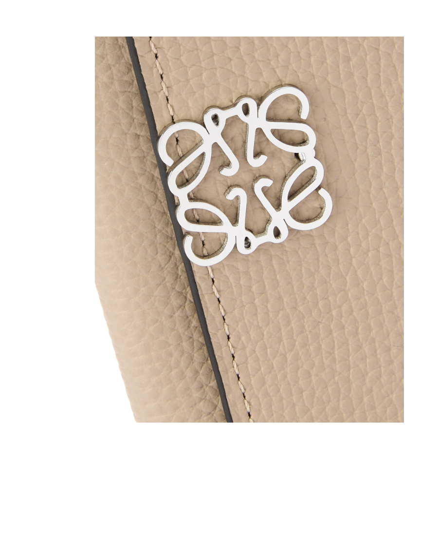 Loewe Anagram Small Vertical Wallet In Hammered Calfskin In Nude