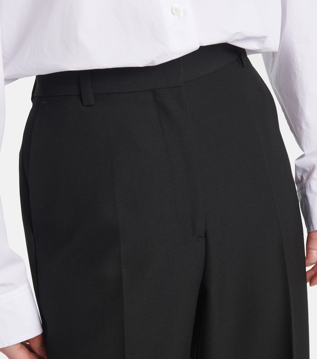 Totême Mid-rise Straight Pants In Black