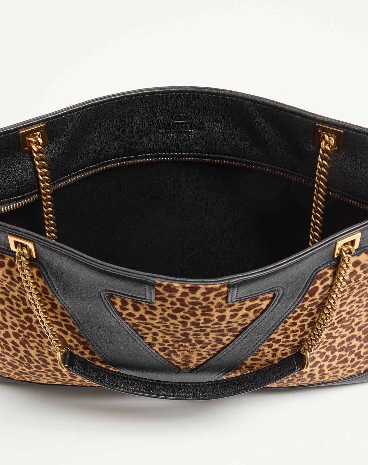 Valentino Garavani Viva Superstar Medium Shopping Bag In Calfskin With Pony Effect In Brown