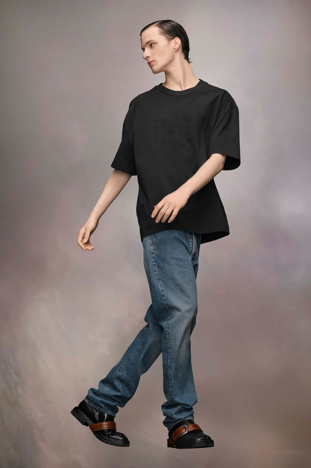 Maison Margiela Topstitched Logo Oversized T-shirt In Black