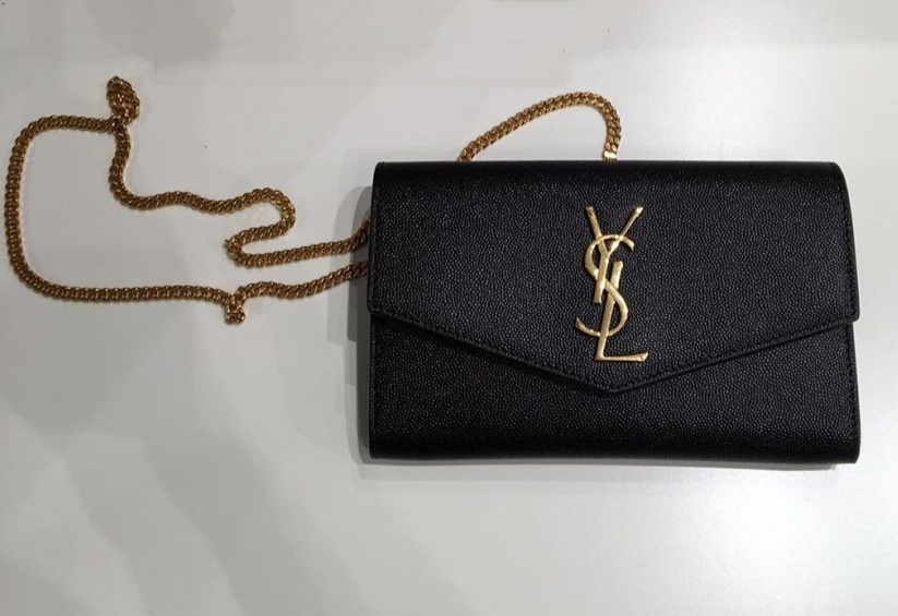Saint Laurent Envelope Chain Crossbody Bag In Black