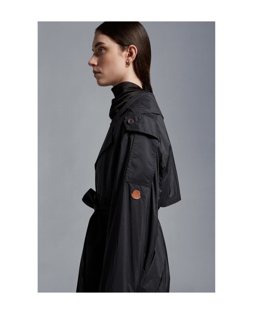 Moncler Deva Trench Coat In Black