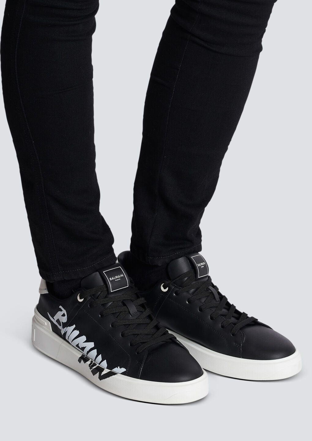 Balmain Rubber Sole Round Toe Low-top Sneakers In White