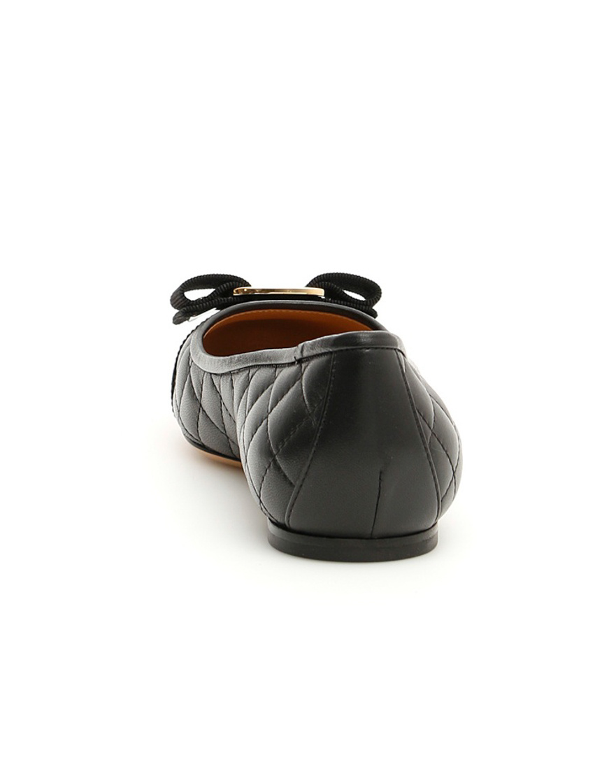 Shop Ferragamo Varina Ballet Flats In Black