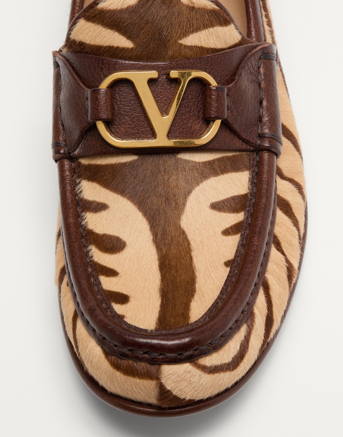 Valentino 20mm Vlogo Signature Loafers In Beige Milo/bark Brown