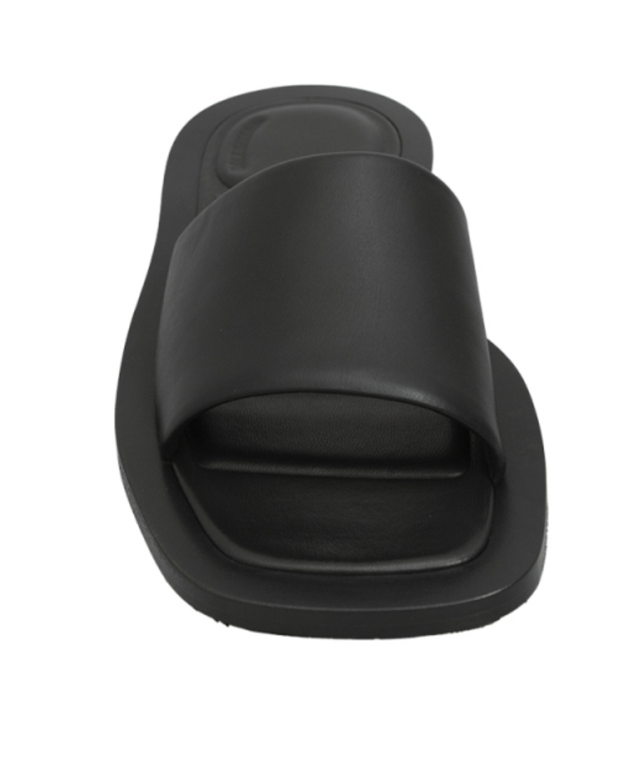 Balenciaga Logo Flip-flops In Black