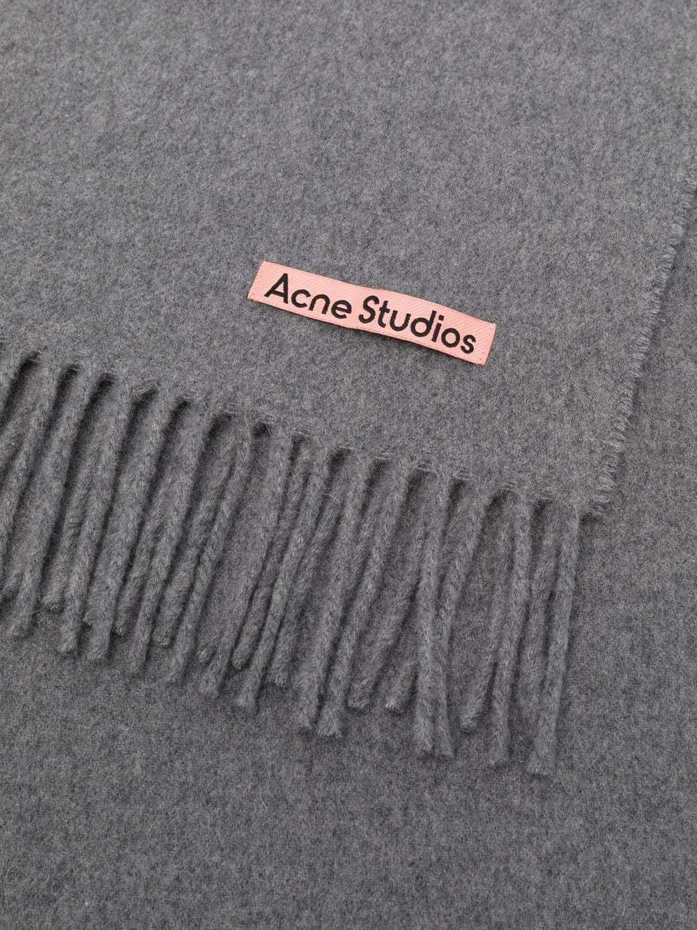 Acne Studios Logo Patch Cashmere Scarf In Gray