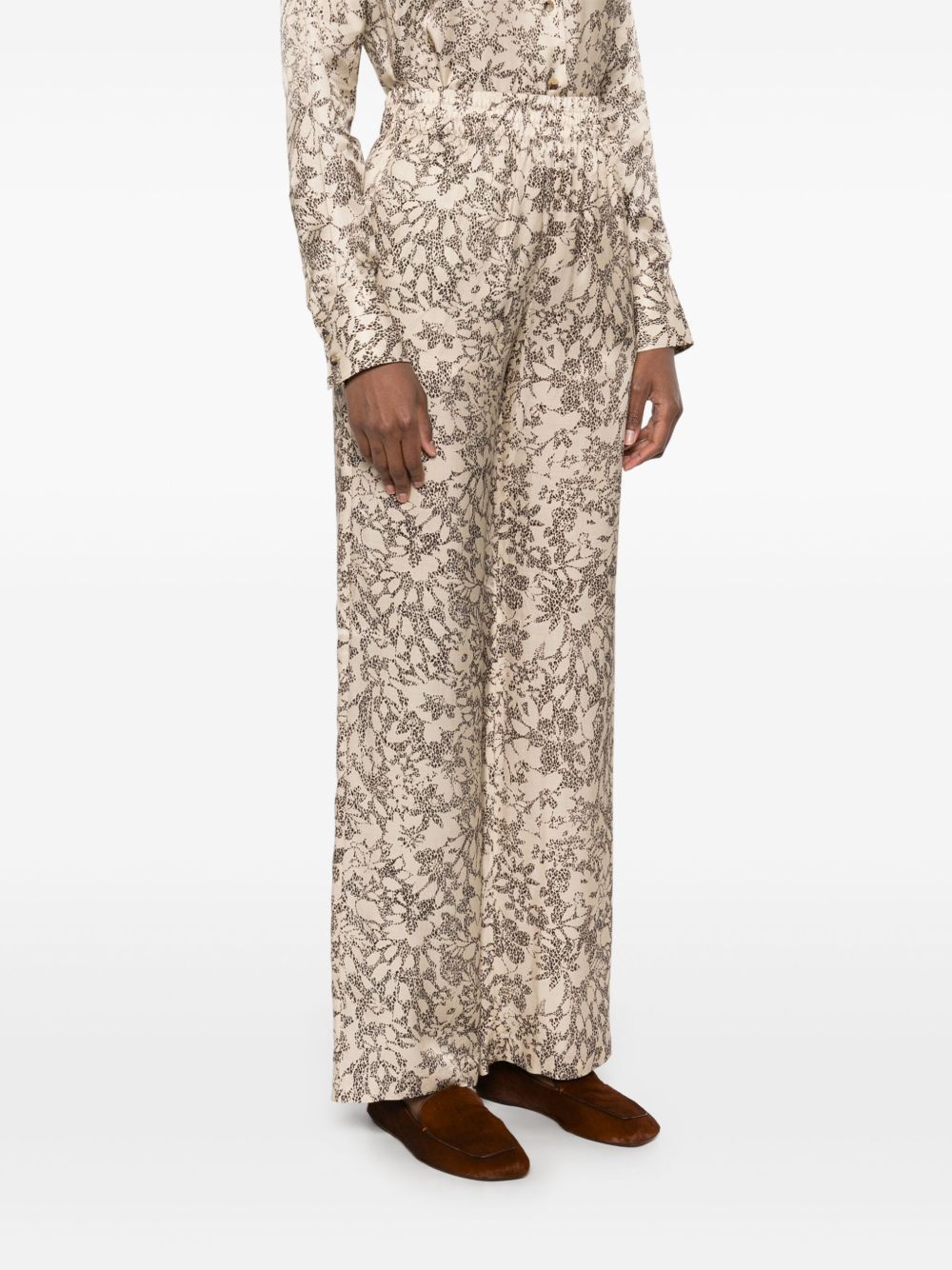 Shop Golden Goose Women's Joggers With Floral Print In Nude
