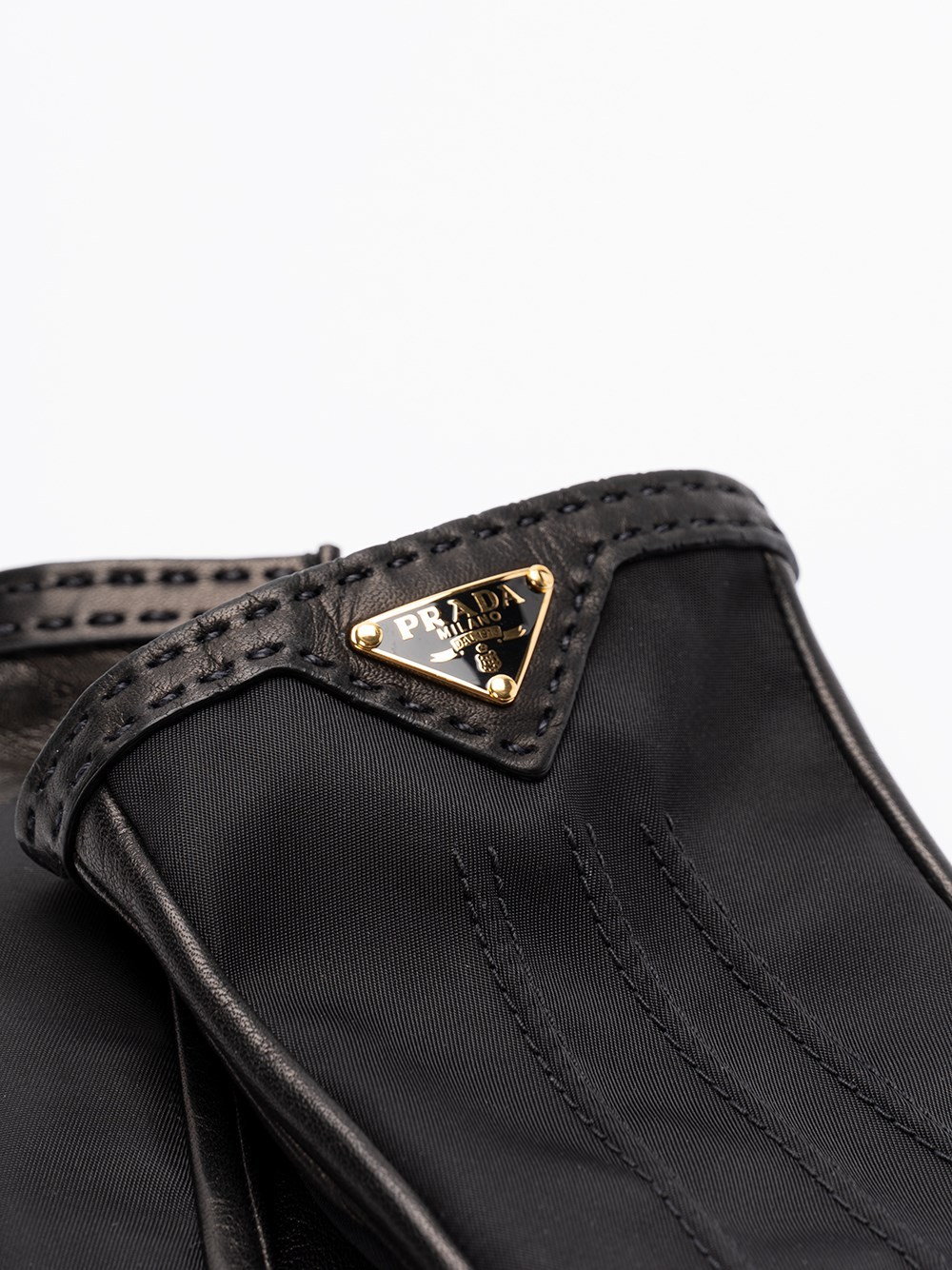 Prada Leather Gloves In Black