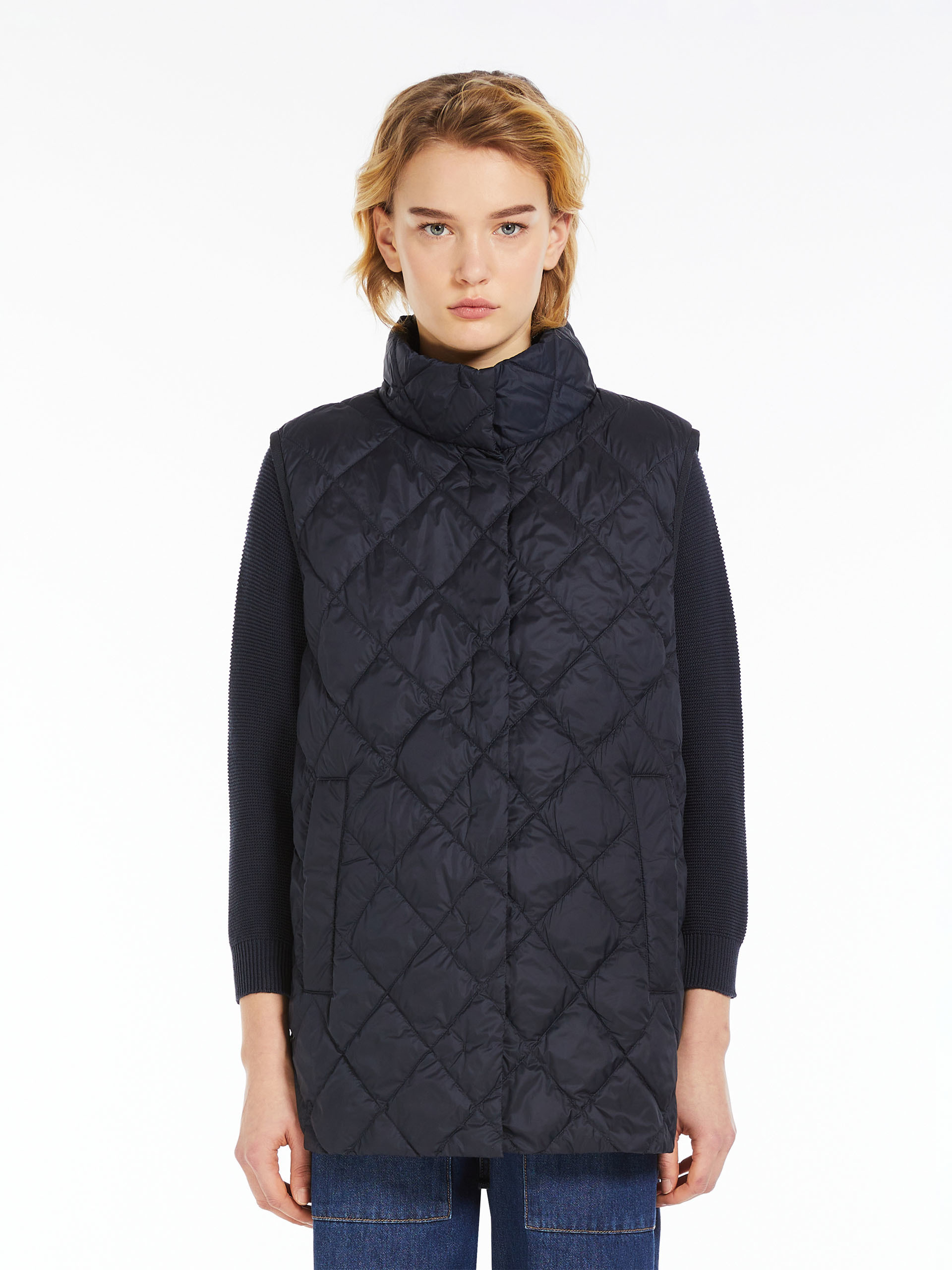 Weekend Max Mara Waterproof Quilted Vest In Black