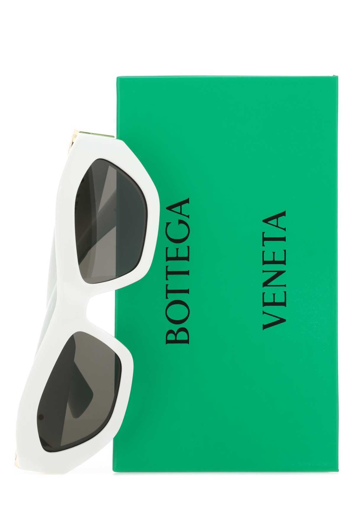 BOTTEGA VENETA LOGO-PLAQUE OVAL SUNGLASSES