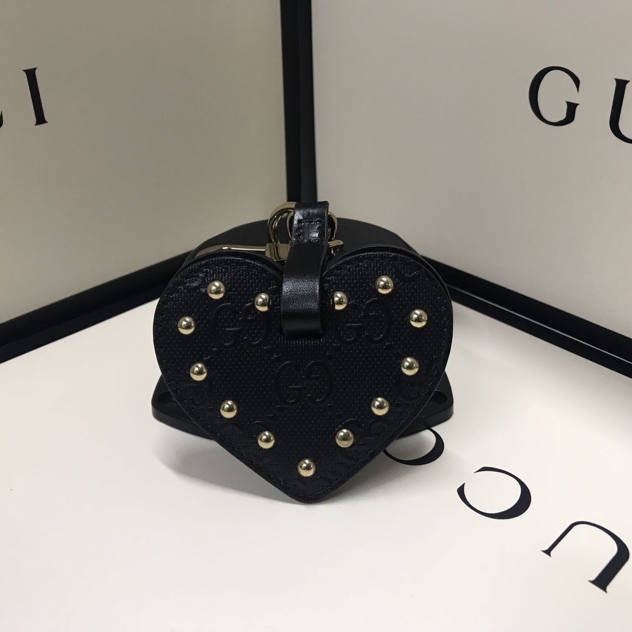 Gucci Heart-shaped Key Chain In Black