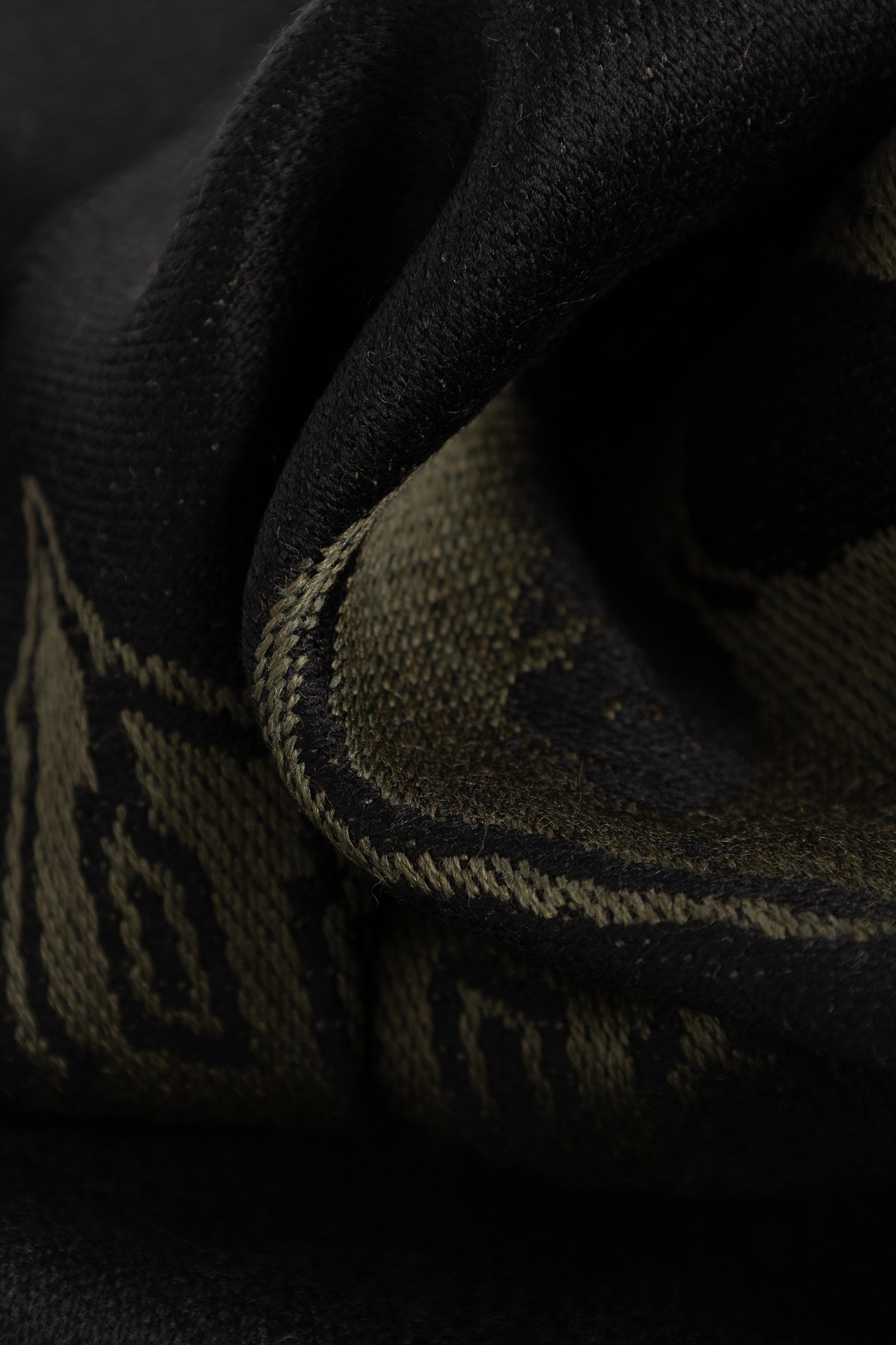 Alexander Mcqueen Logo-jacquard Wool Scarf In Black