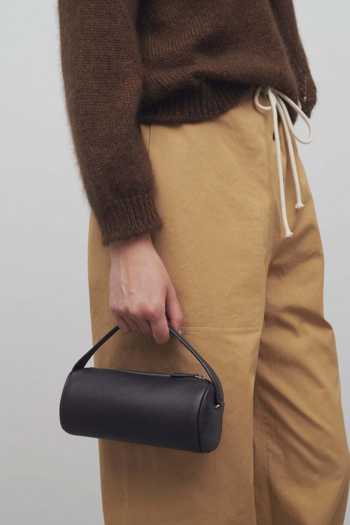 Shop The Row Round 90's Tote Bag In Black